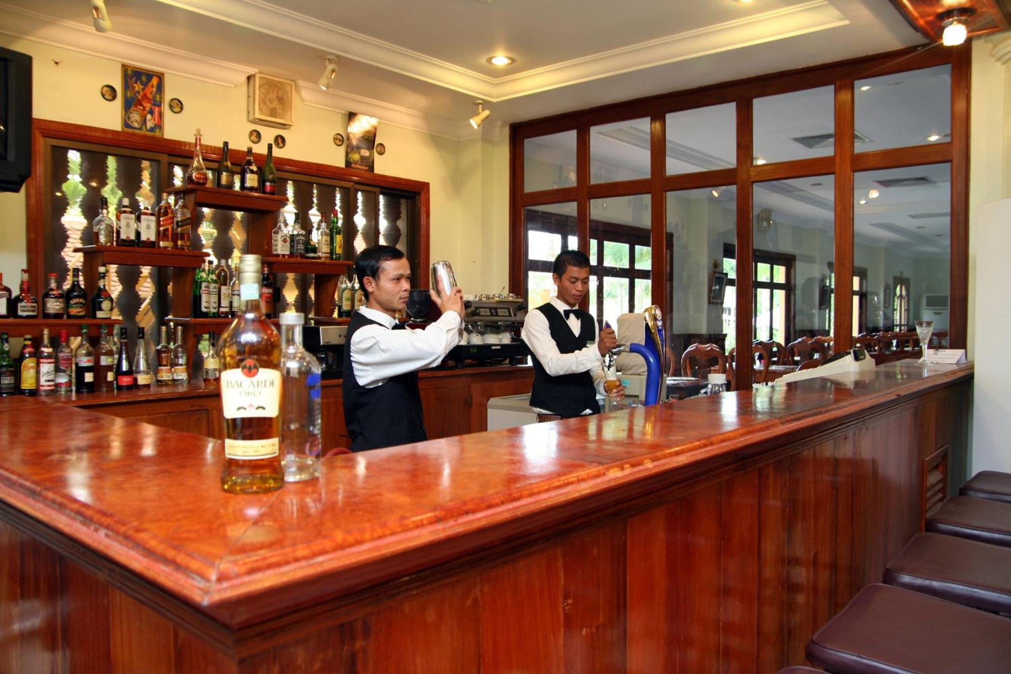 Angkor Hotel Sziemreap Kültér fotó